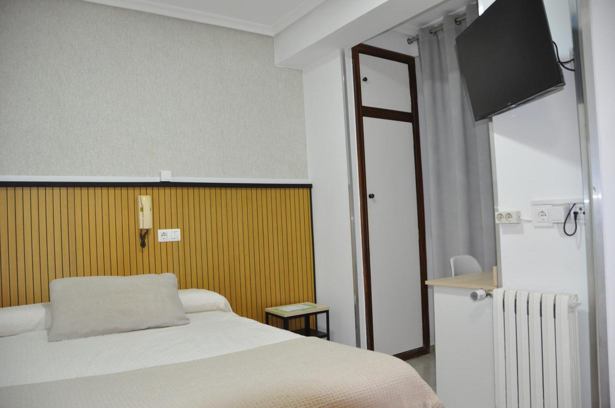 Hostal Ramon Y Cajal Вальядолід Екстер'єр фото