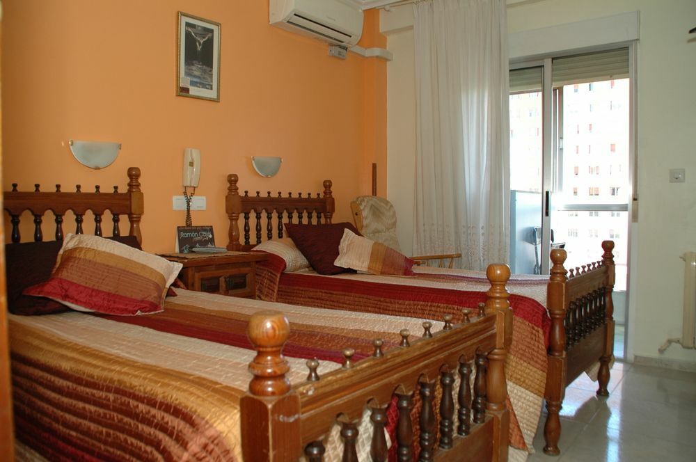 Hostal Ramon Y Cajal Вальядолід Екстер'єр фото
