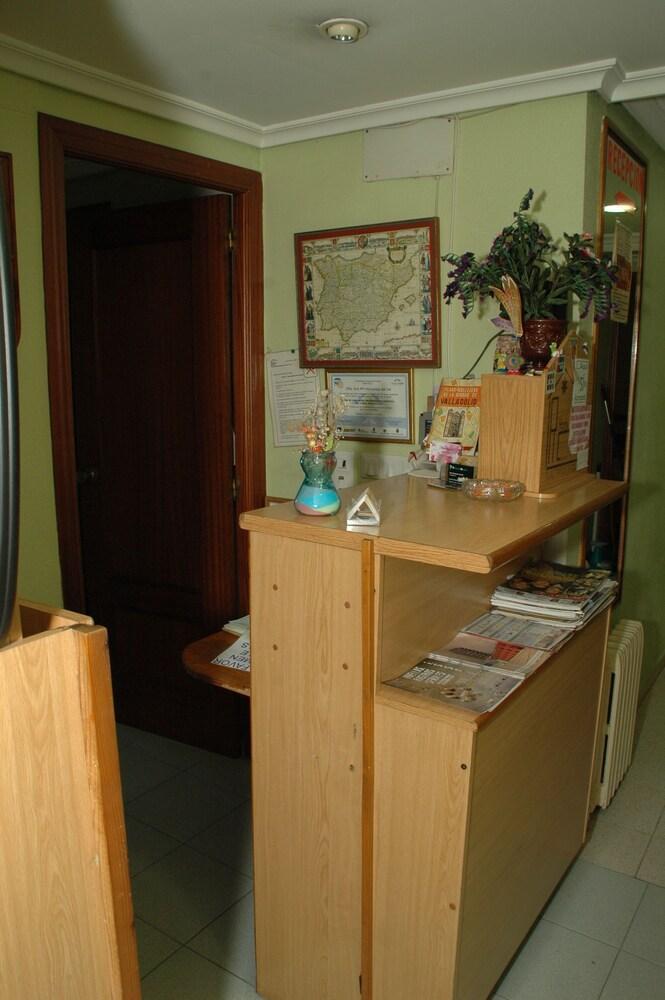 Hostal Ramon Y Cajal Вальядолід Екстер'єр фото